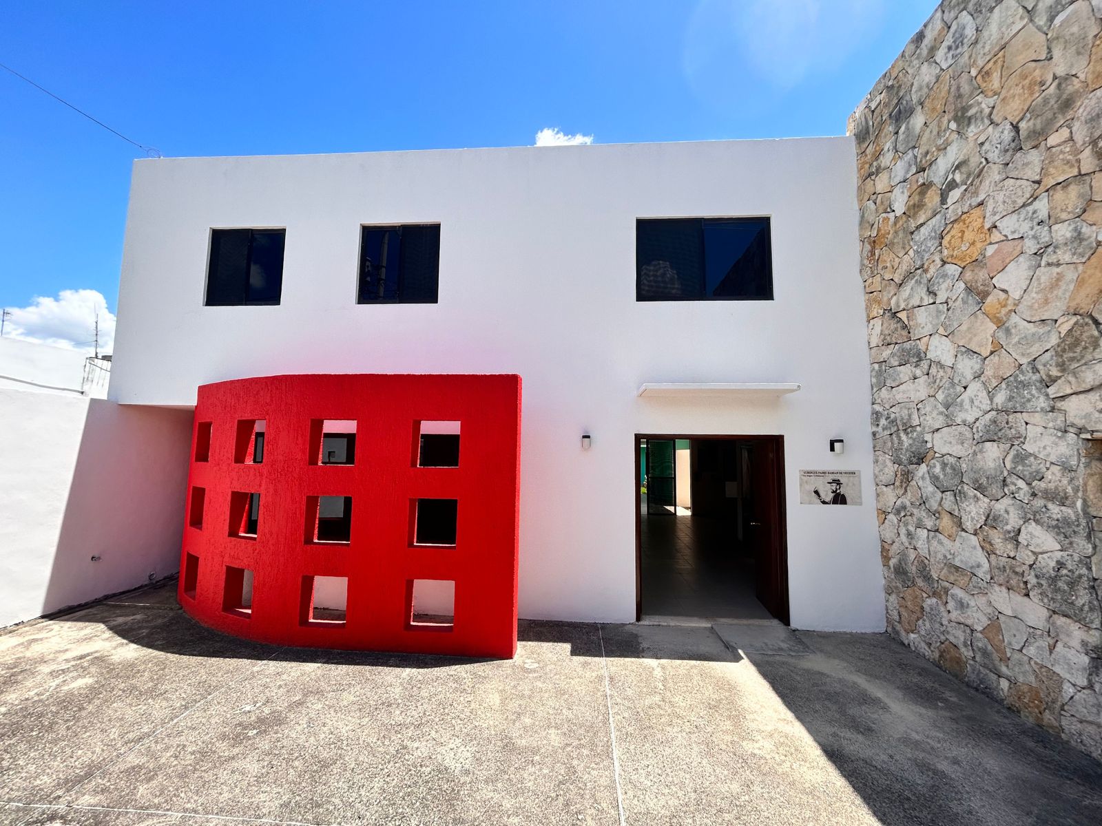 Residencia Padre Damián de Veuster — Exterior